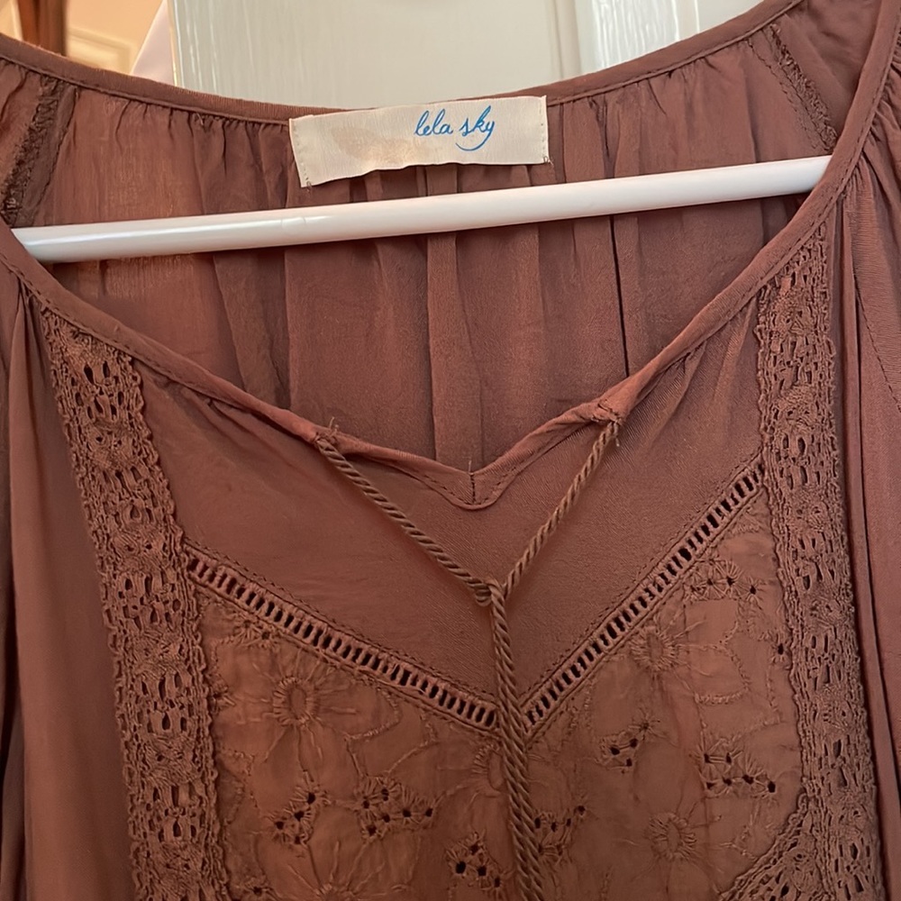 Brown blouse - Picture 3 of 3